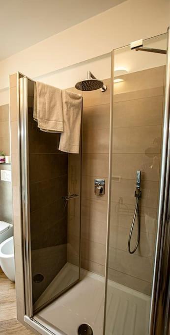 Dimora Al Colosseo, 2 Bedrooms Рим Экстерьер фото