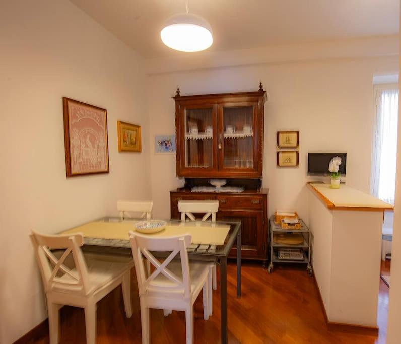 Dimora Al Colosseo, 2 Bedrooms Рим Экстерьер фото