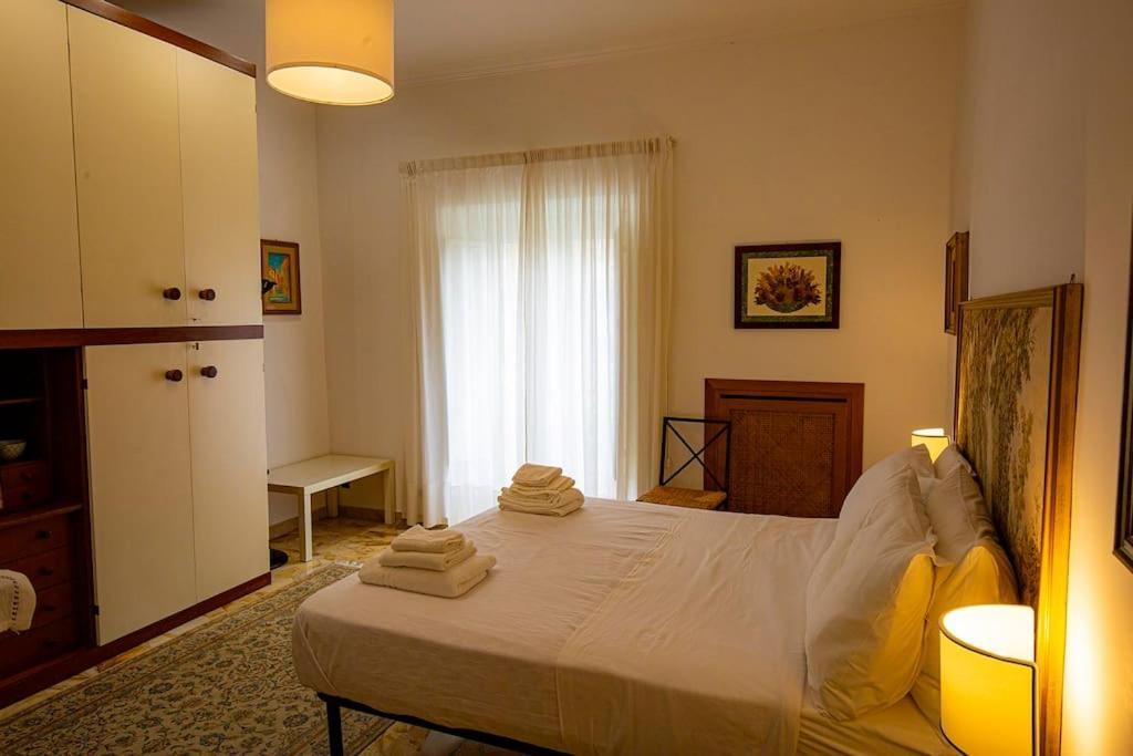 Dimora Al Colosseo, 2 Bedrooms Рим Экстерьер фото